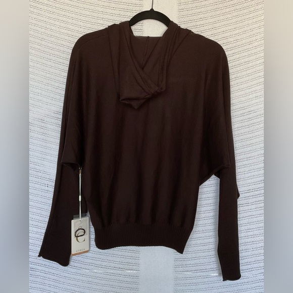 Cyrus Brown Crew Neck Sweater Soft Knitted - Picture 2 of 4